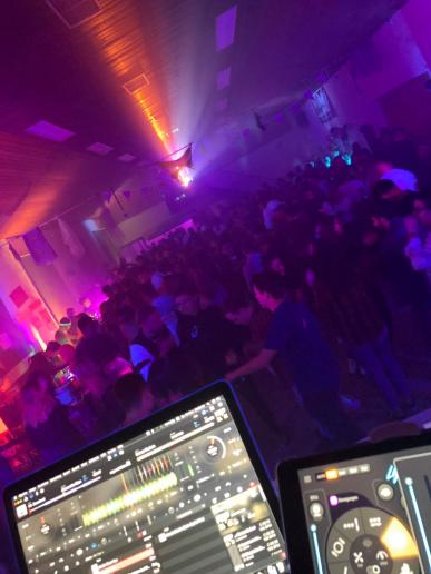 Abiparty der EGS Höchst in einer Halle in Mümlingcrumbach