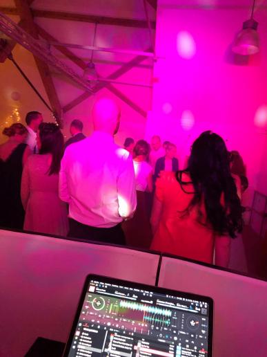 Hochzeit im Dorfgemeinschaftshaus in Würzberg