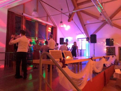 Hochzeit im Dorfgemeinschaftshaus in Würzberg