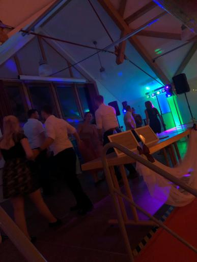 Hochzeit im Dorfgemeinschaftshaus in Würzberg