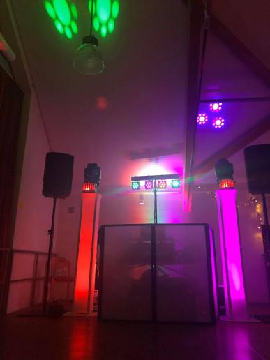 Hochzeit im Dorfgemeinschaftshaus in Würzberg