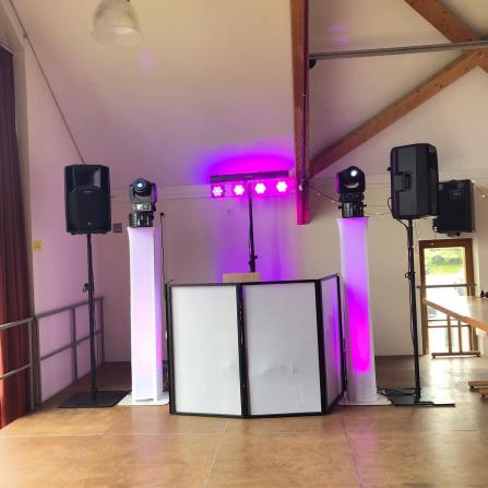 Hochzeit im Dorfgemeinschaftshaus in Würzberg