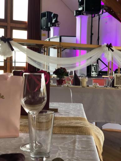 Hochzeit im Dorfgemeinschaftshaus in Würzberg