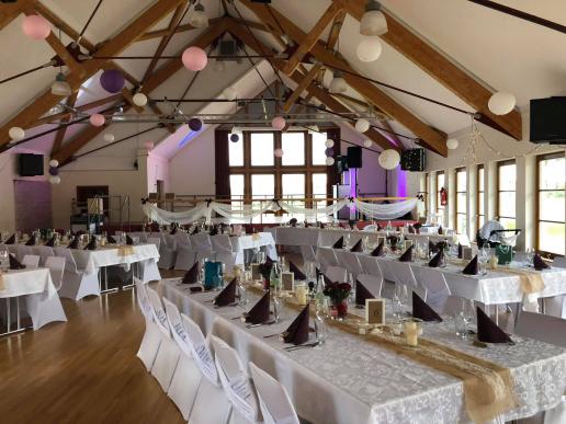 Hochzeit im Dorfgemeinschaftshaus in Würzberg