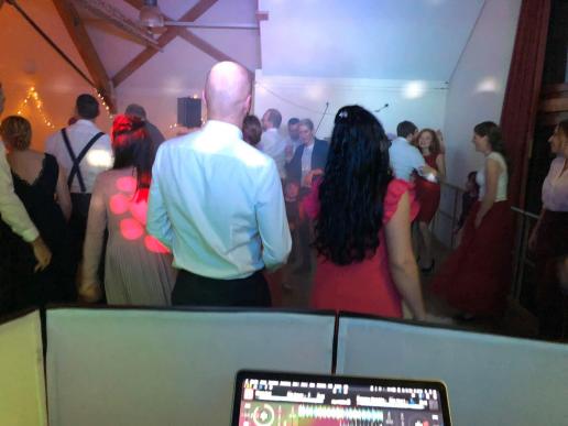 Hochzeit im Dorfgemeinschaftshaus in Würzberg